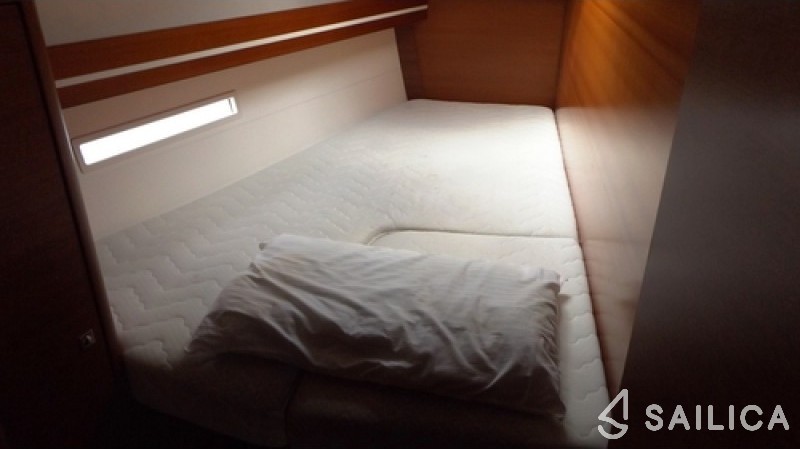 Dufour 450 GL - Yacht Charter Sailica