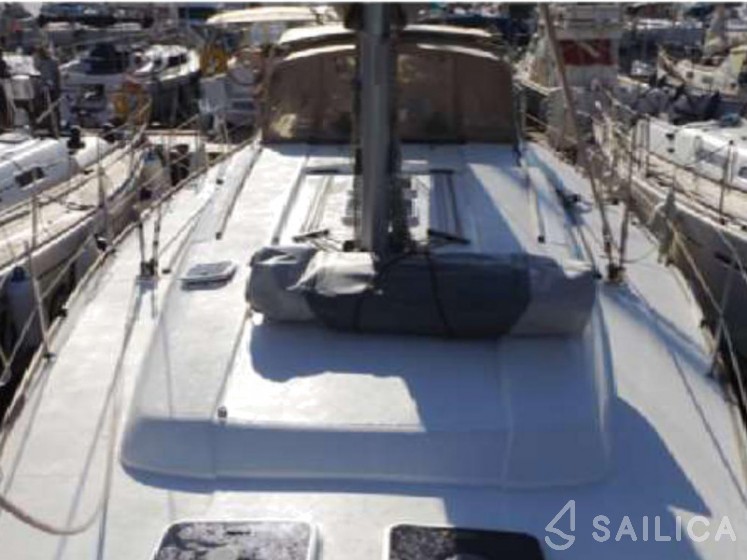 Dufour 450 GL - Yacht Charter Sailica