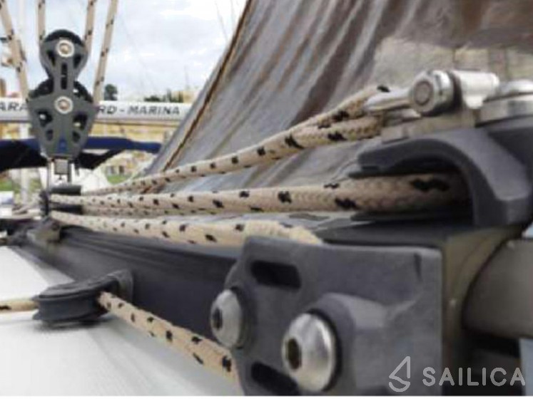 Dufour 450 GL - Yacht Charter Sailica