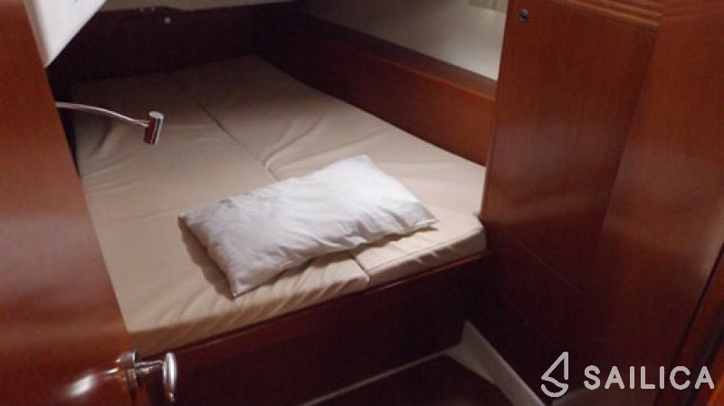 Oceanis 50 Family - Yacht Charter Sailica