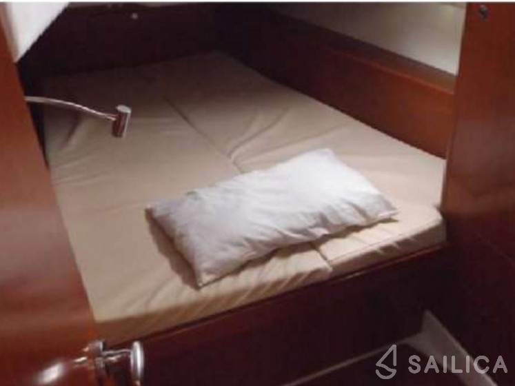 Oceanis 50 Family - Yacht Charter Sailica