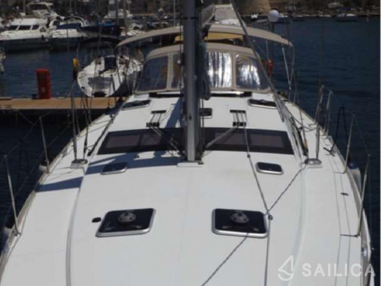 Jeanneau 53 - Yacht Charter Sailica