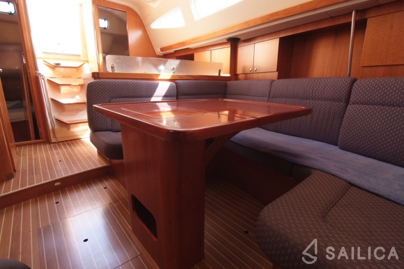 Elan 384 Impression - Yacht Charter Sailica