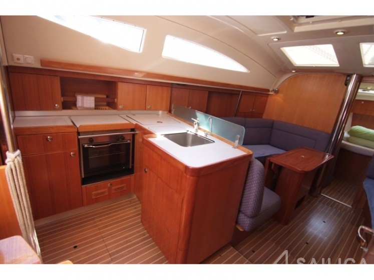 Elan 384 Impression - Yacht Charter Sailica