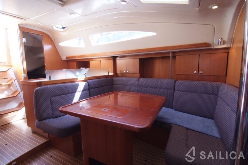 Elan 384 Impression - Yacht Charter Sailica
