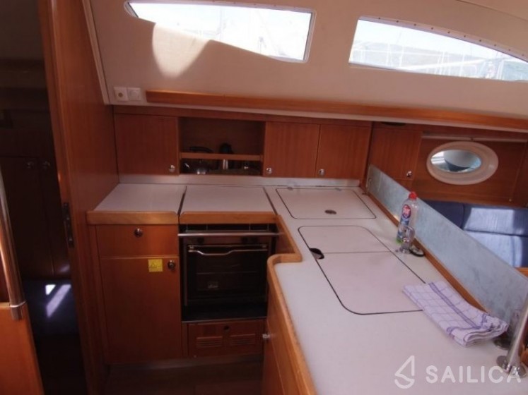 Elan 384 Impression - Yacht Charter Sailica