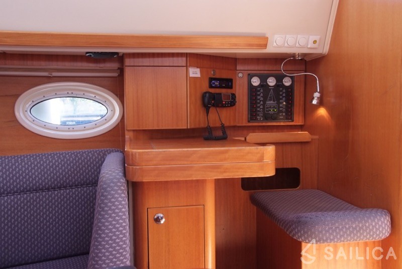 Elan 384 Impression - Yacht Charter Sailica