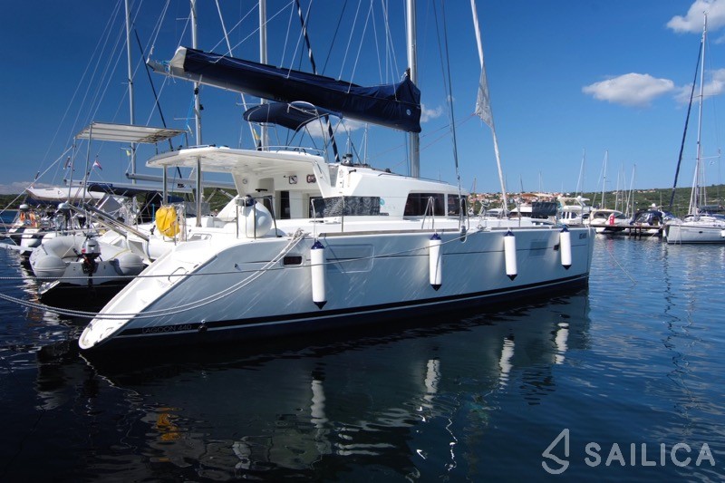 Lagoon 440 - Yacht Charter Sailica