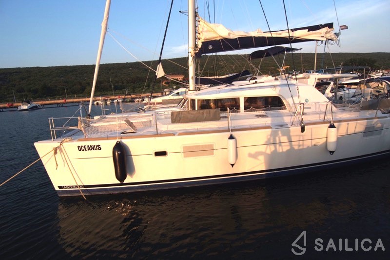 Lagoon 440 - Yacht Charter Sailica
