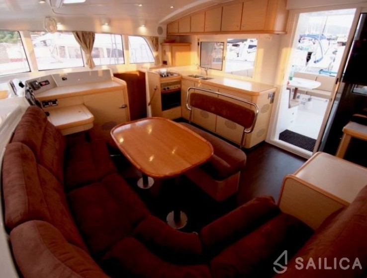 Lagoon 440 - Yacht Charter Sailica