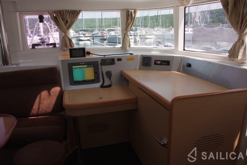 Lagoon 440 - Yacht Charter Sailica