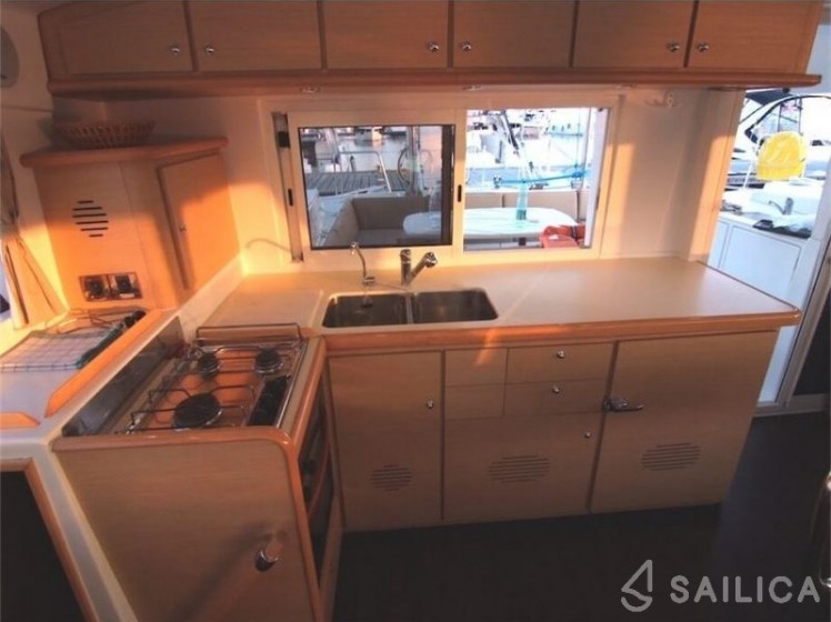 Lagoon 440 - Yacht Charter Sailica