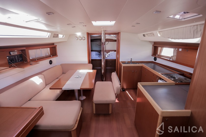 Oceanis 48 - Yacht Charter Sailica