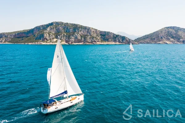 Oceanis 48 - Yacht Charter Sailica