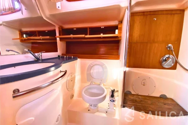 Bavaria 46 Cruiser - Yacht Charter Sailica
