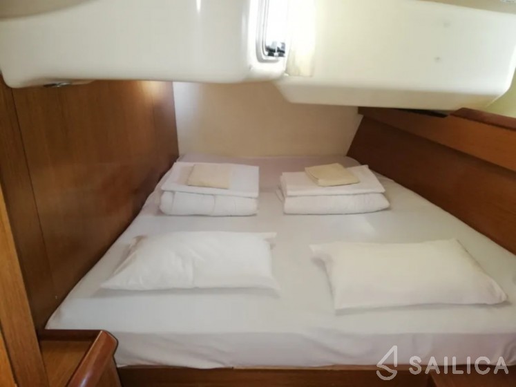 Sun Odyssey 45 - Yacht Charter Sailica