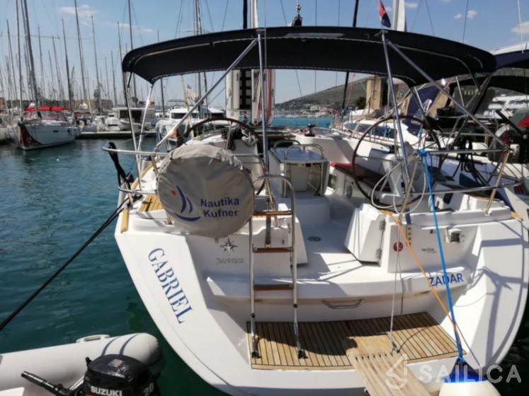 Sun Odyssey 45 - Yacht Charter Sailica