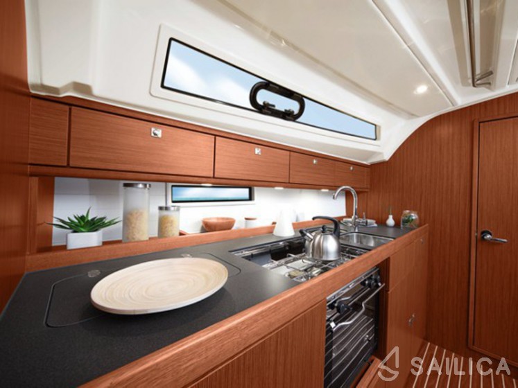 Bavaria 41 Cruiser - Yacht Charter Sailica