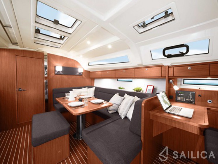 Bavaria 41 Cruiser - Yacht Charter Sailica