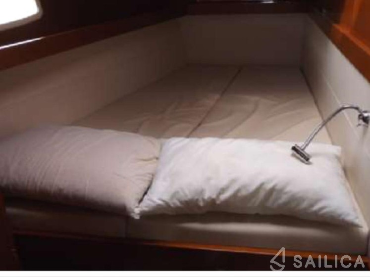 Oceanis 50 Family - Yacht Charter Sailica