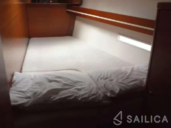 Dufour 450 GL - Yacht Charter Sailica