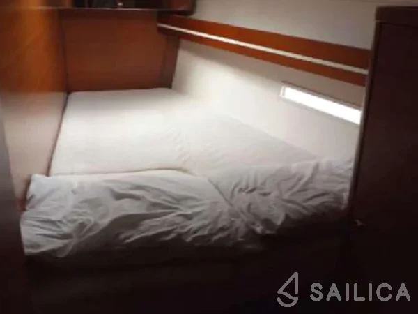 Dufour 450 GL - Yacht Charter Sailica