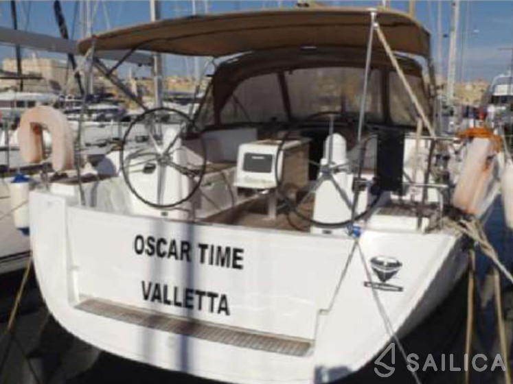 Dufour 450 GL - Yacht Charter Sailica