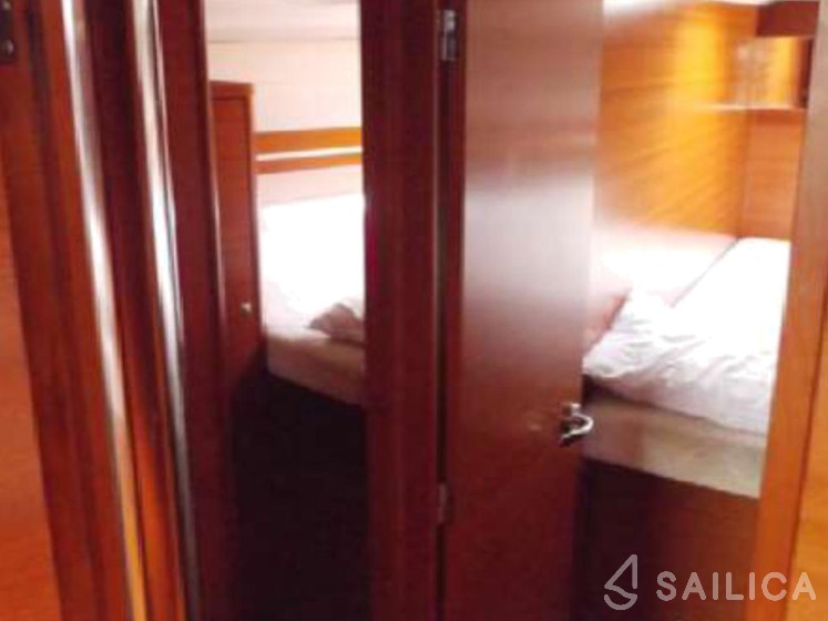 Dufour 450 GL - Yacht Charter Sailica