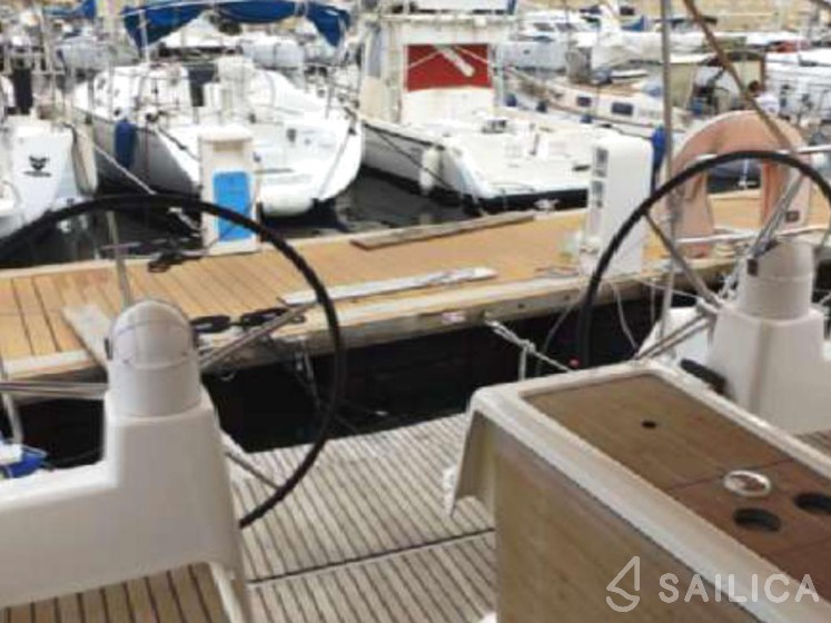 Dufour 450 GL - Yacht Charter Sailica