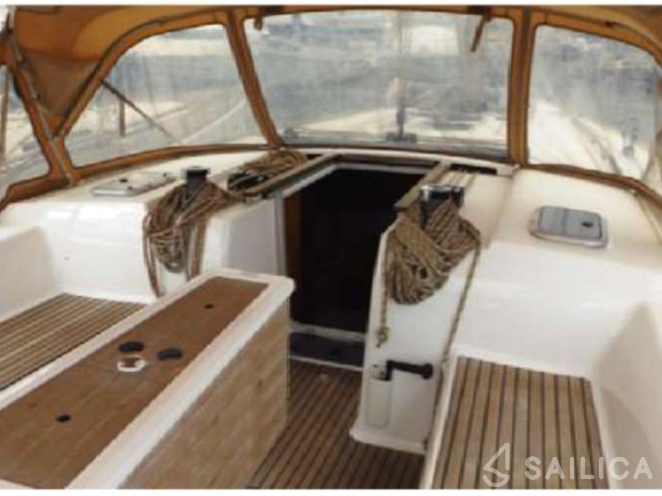 Dufour 450 GL - Yacht Charter Sailica