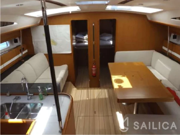 Jeanneau 53 - Yacht Charter Sailica