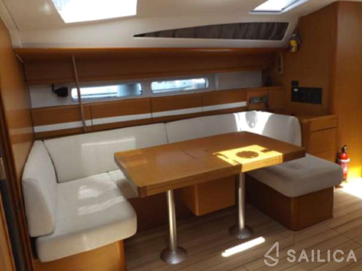 Jeanneau 53 - Yacht Charter Sailica