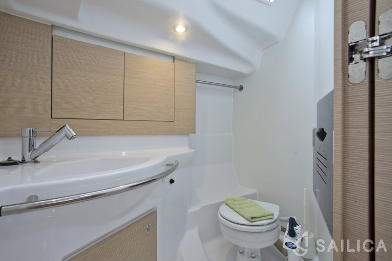 Elan 40 Impression - Yacht Charter Sailica