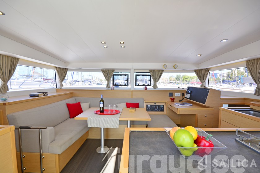 Lagoon 400 S2 - Yacht Charter Sailica