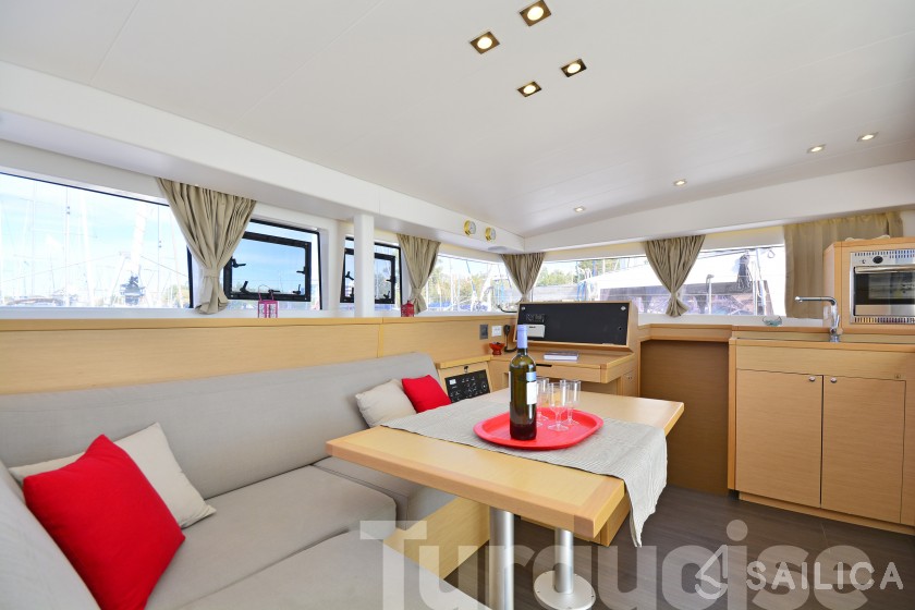 Lagoon 400 S2 - Yacht Charter Sailica