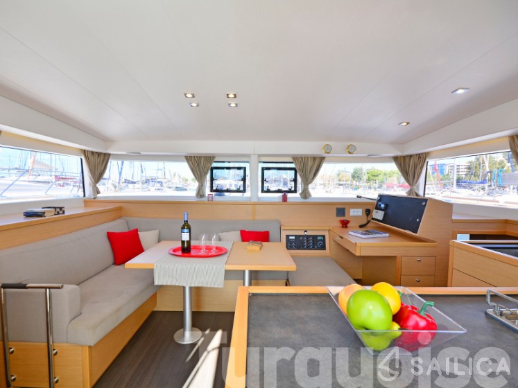 Lagoon 400 S2 - Yacht Charter Sailica