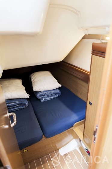 Sun Odyssey 36i - Yacht Charter Sailica