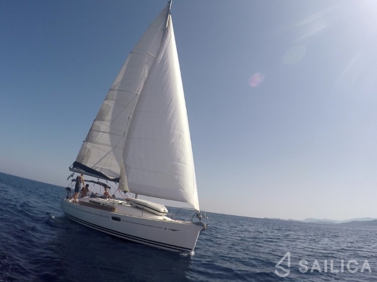 Sun Odyssey 36i - Yacht Charter Sailica