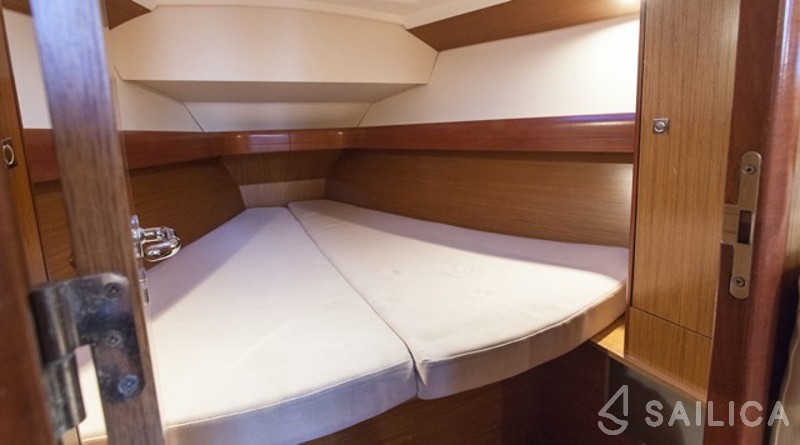 Sun Odyssey 36i - Yacht Charter Sailica