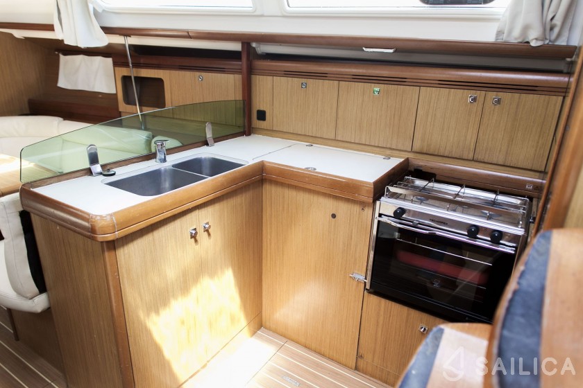Sun Odyssey 36i - Yacht Charter Sailica