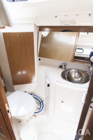 Sun Odyssey 36i - Yacht Charter Sailica