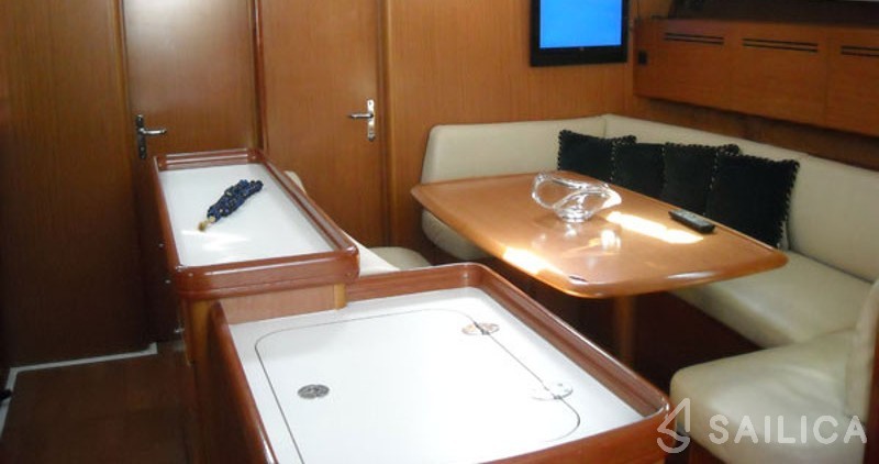 Cyclades 50.5 - Yacht Charter Sailica