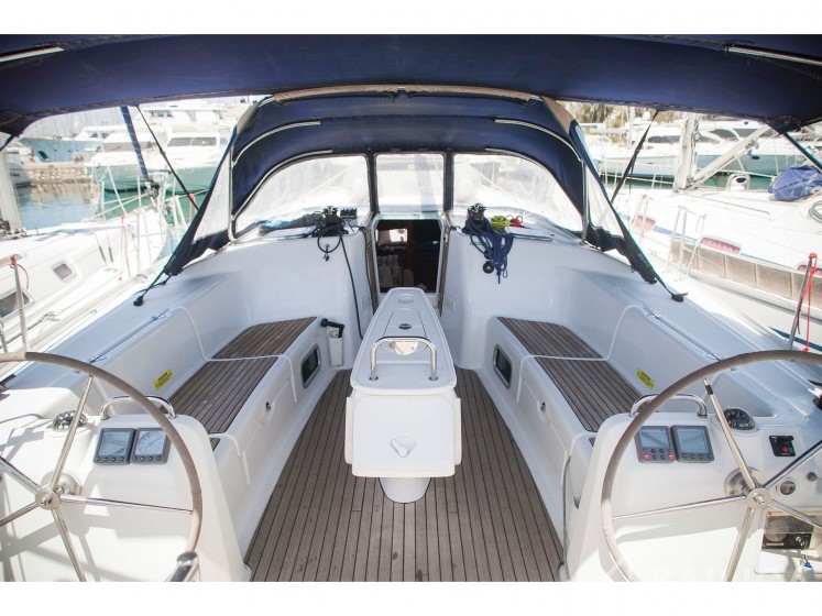 Cyclades 50.5 - Yacht Charter Sailica