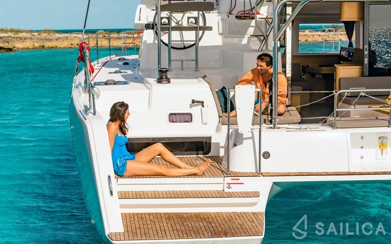 Lagoon 42 - Yacht Charter Sailica