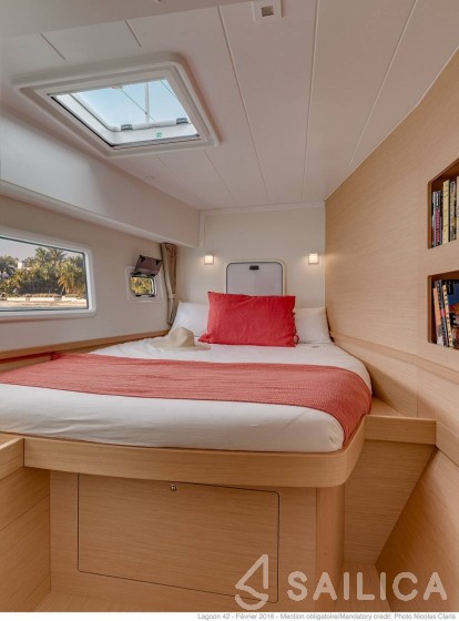 Lagoon 42 - Yacht Charter Sailica