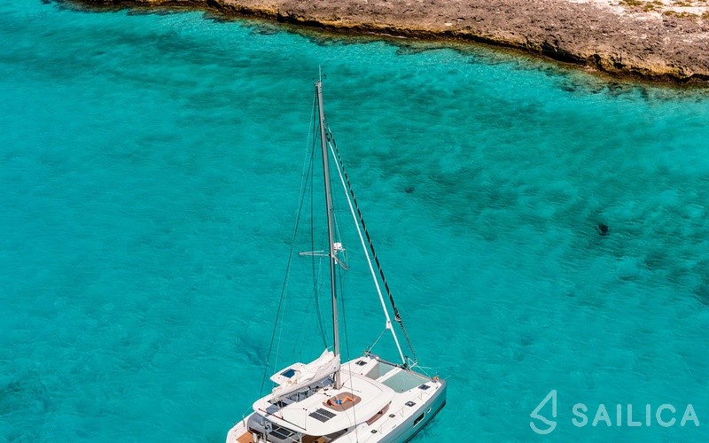 Lagoon 42 - Yacht Charter Sailica
