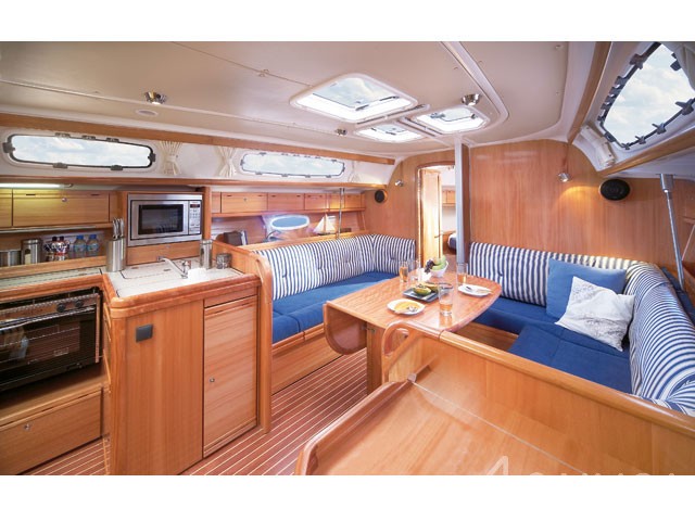 Bavaria 38 - Yacht Charter Sailica