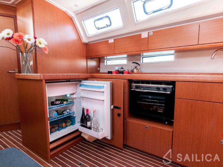 Bavaria 46 Cruiser - Yacht Charter Sailica