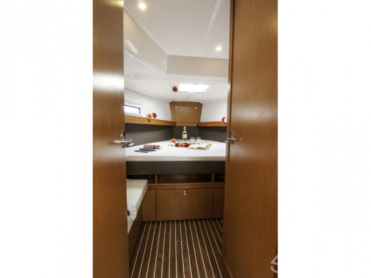 Bavaria 41 Cruiser - Yacht Charter Sailica