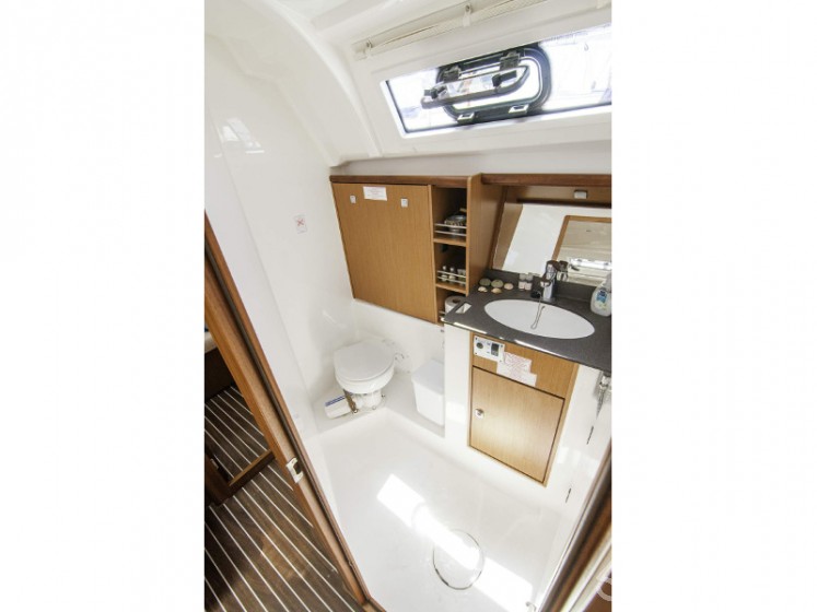Bavaria 41 Cruiser - Yacht Charter Sailica